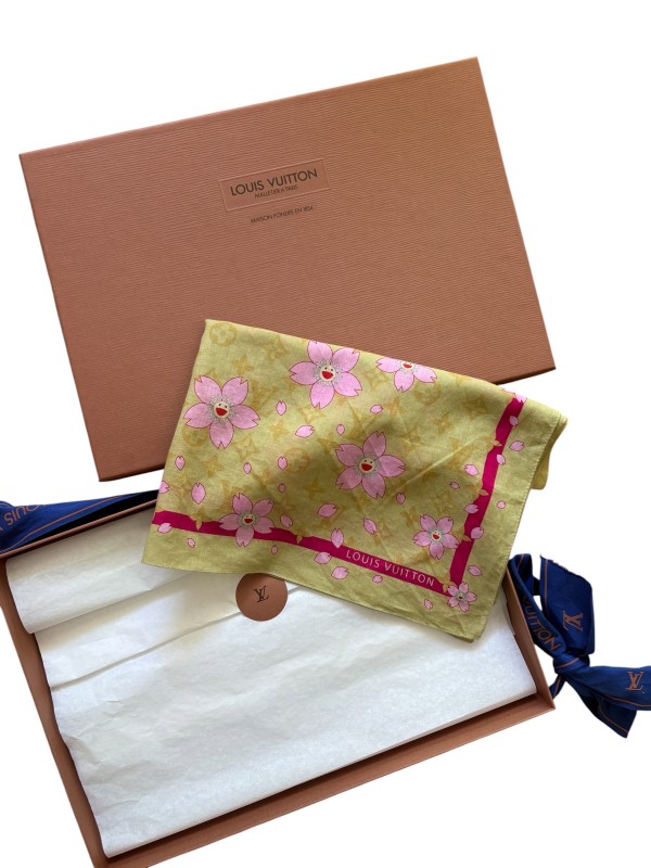 https://www.secondemaindeluxe.com/9260-thickbox_default/foulard-louis-vuitton.jpg